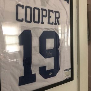 Amari cooper autographed jersey. Beckett certified